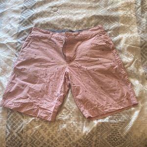 Mens Size 32 shorts, pink with anchors